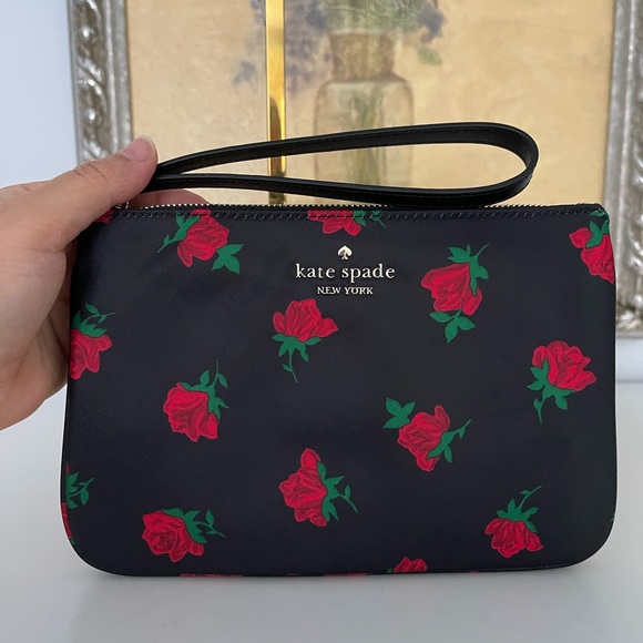 NWT KATE SPADE Chelsea The Little Better Wristlet Phone Pouch In Rose Toss Print - Picture 2 of 6